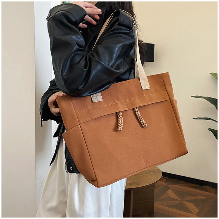 Női japán stílusú tote táska, Oxford anyag, függőleges négyzetes forma, cipzáras nyitás, belső cipzáras zseb és ID zseb