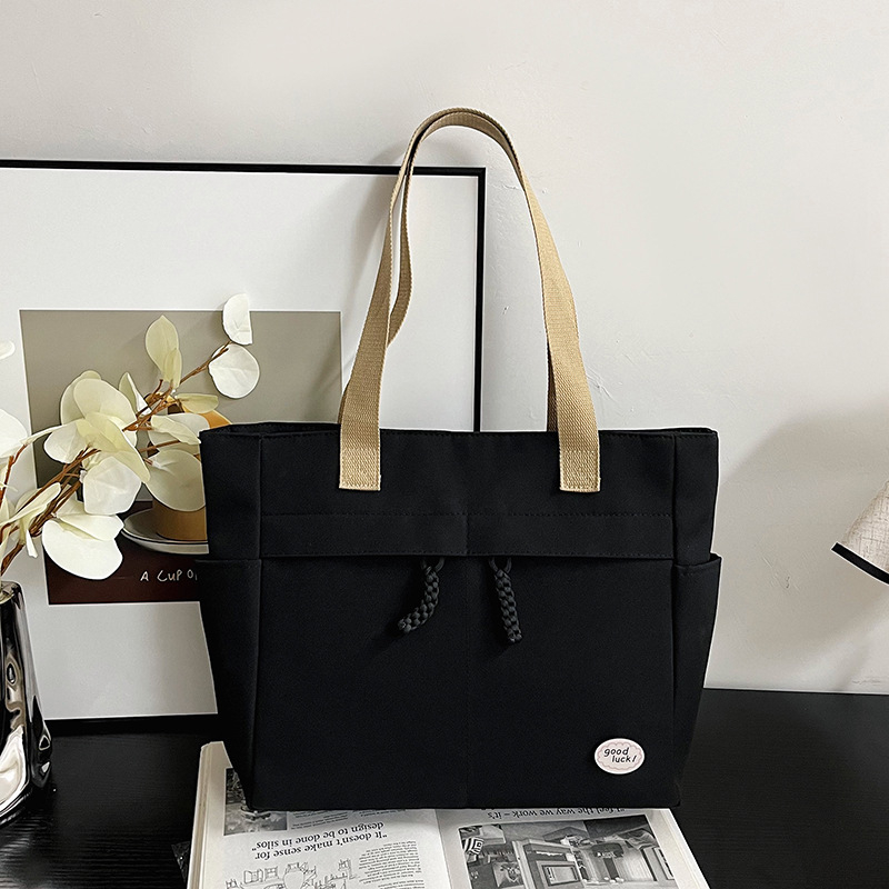 Női japán stílusú tote táska, Oxford anyag, függőleges négyzetes forma, cipzáras nyitás, belső cipzáras zseb és ID zseb