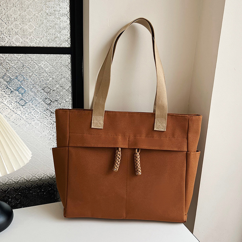 Női japán stílusú tote táska, Oxford anyag, függőleges négyzetes forma, cipzáras nyitás, belső cipzáras zseb és ID zseb