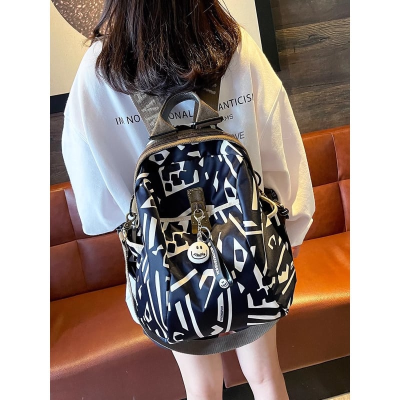 Ruksak od Oxford tkanine, zatvaranje na zip, podstava od poliestera, unutarnji džep tip patch, ljeto 2025