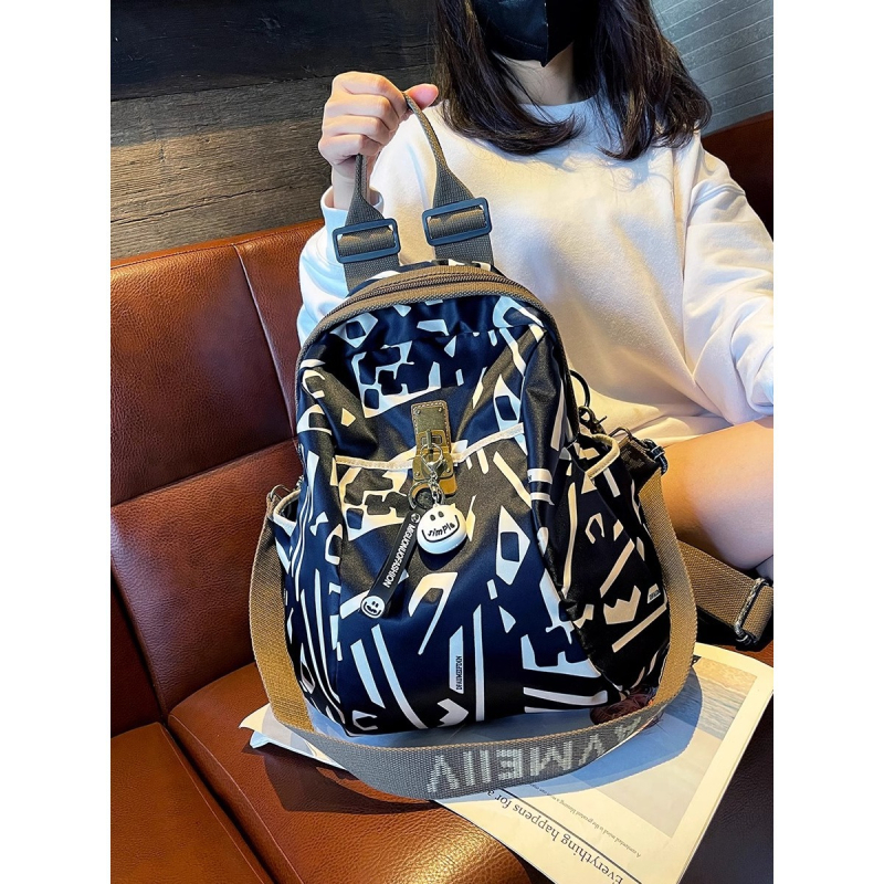 Ruksak od Oxford tkanine, zatvaranje na zip, podstava od poliestera, unutarnji džep tip patch, ljeto 2025