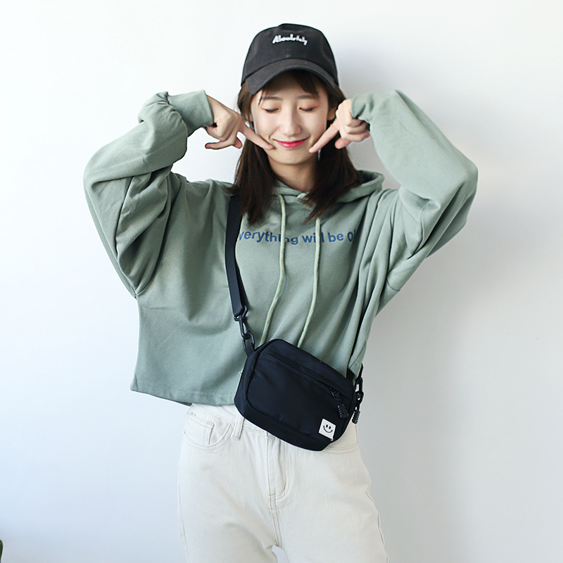 Ženska crossbody torba od oxford platna, torba za mobitel, horizontalan kvadratni oblik, zatvarač, najlonska podstava, brend Plain Story