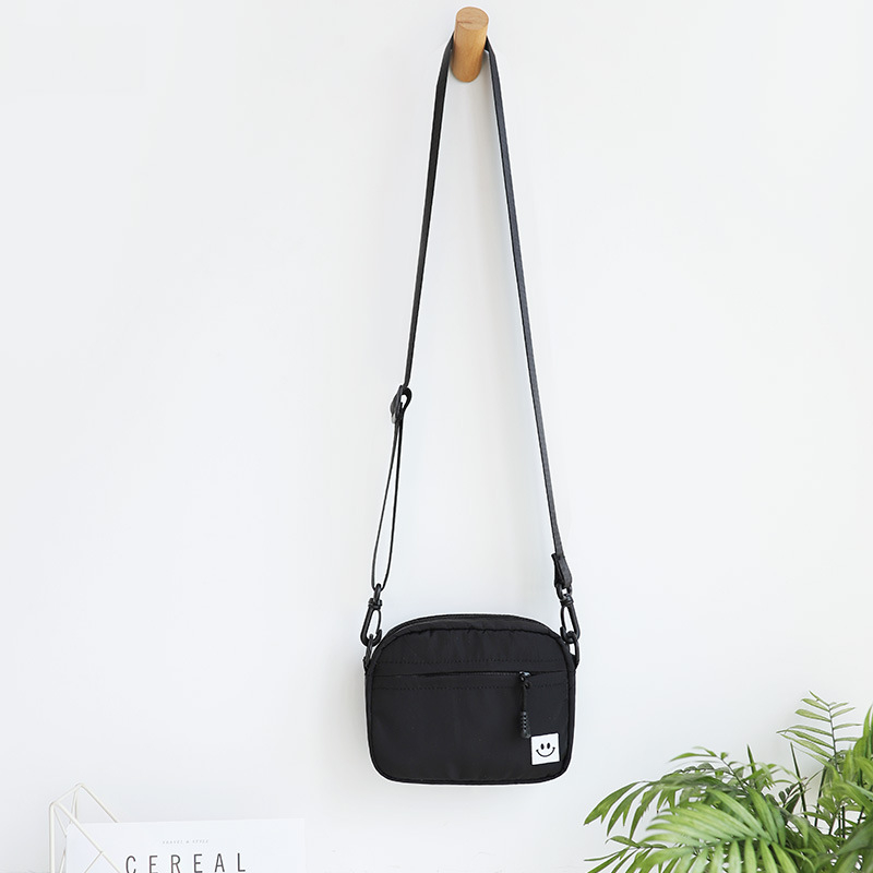 Ženska crossbody torba od oxford platna, torba za mobitel, horizontalan kvadratni oblik, zatvarač, najlonska podstava, brend Plain Story