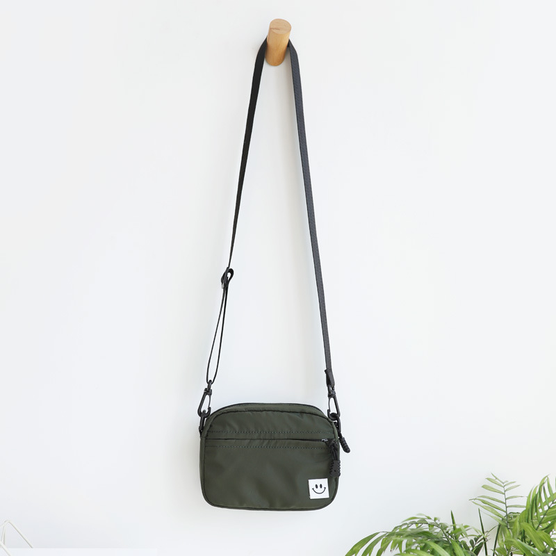 Ženska crossbody torba od oxford platna, torba za mobitel, horizontalan kvadratni oblik, zatvarač, najlonska podstava, brend Plain Story