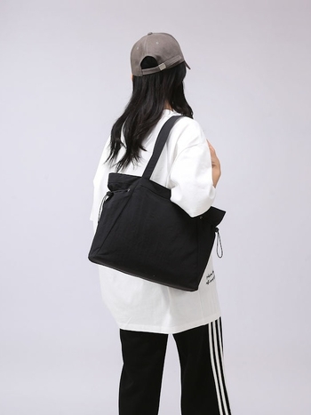 Tote torba Urban Simplicity, Oxford tkanina, okomito kvadratni oblik, zatvaranje na rajvicu, nylon podstava