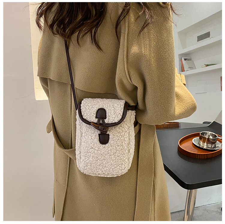 Velurova crossbody torbica s vertikalnim kvadratnim oblikom, kopča kukom, Oxford podstava