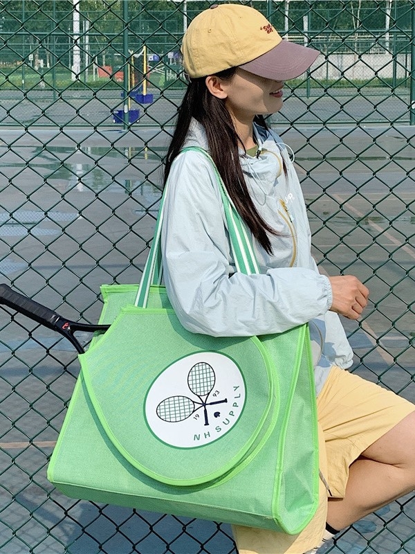 Ženska sportska torba s Fresh and Sweet stilom; materijal Oxford tkanina; zatvaranje Velcro; horizontalni kvadratni oblik; dvostruke naramenice