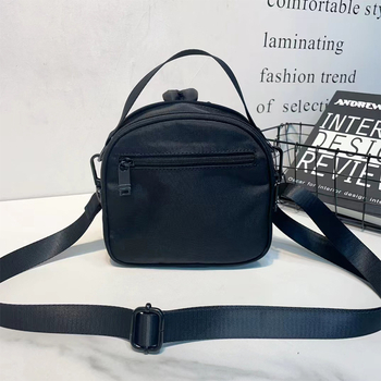 Crossbody torba od Oxford platna, Urban Simplicity stil, vodootporna, zatvaranje na zip, podstava od poliestera i pamuka, unutarnje džepove: zip džep, džep za telefon