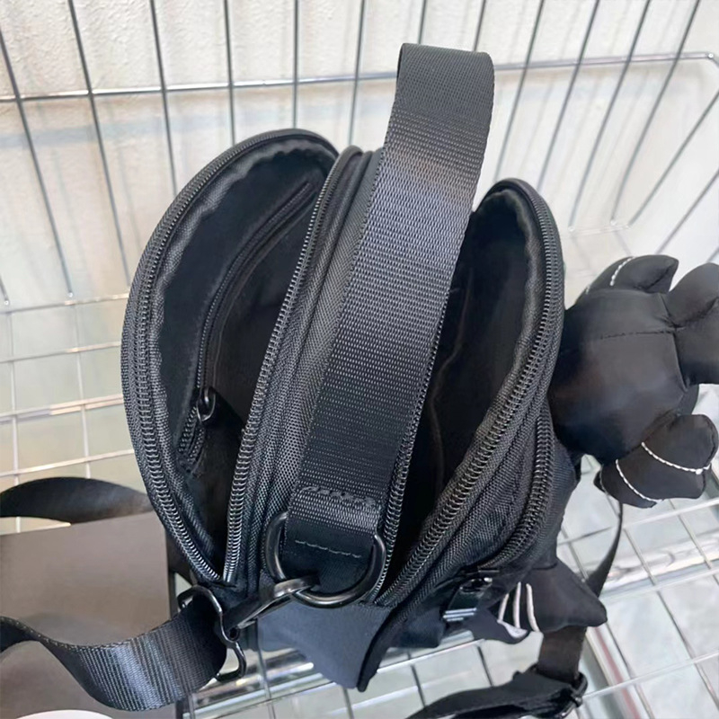 Crossbody torba od Oxford platna, Urban Simplicity stil, vodootporna, zatvaranje na zip, podstava od poliestera i pamuka, unutarnje džepove: zip džep, džep za telefon
