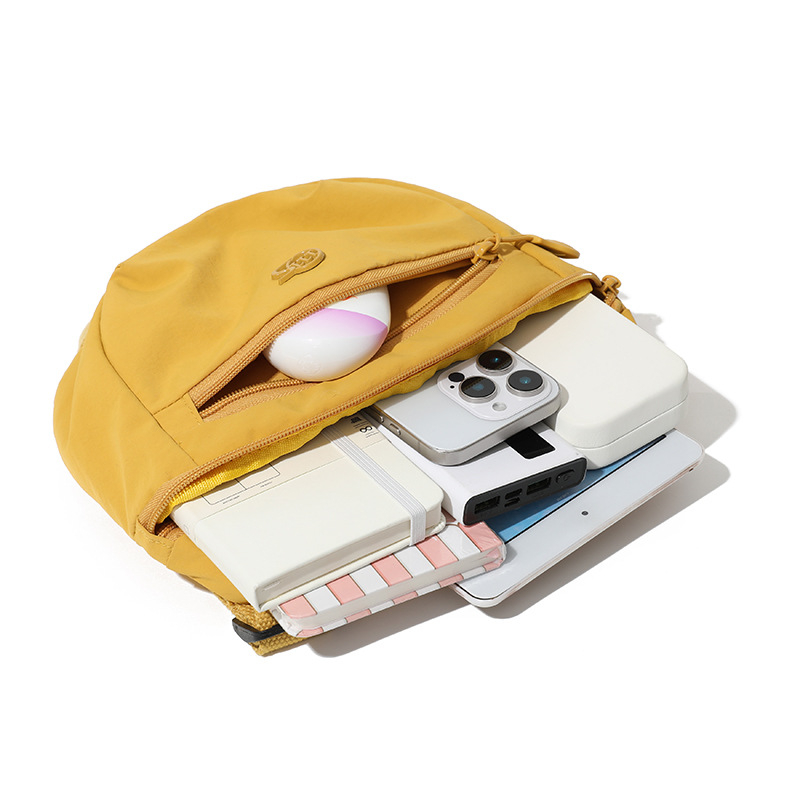 Crossbody torba, ultralagana, Oxford tkanina, horizontalni kvadratni oblik, zatvarač, unutarnji džep s džepom za telefon i džepom na zip, jedna naramenica, gradski stil