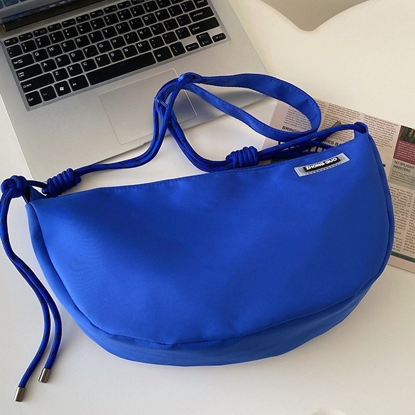 Crossbody torba u urbanom stilu dumpling oblika, Oxford platno, podstava od najlona, zatvarač, jedna naramenica, za svakodnevnu upotrebu