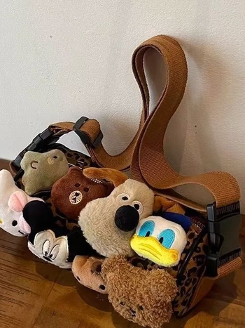 Geantă crossbody leopard print, în formă de baril, stil dumpling, din material Oxford, fermoar, buzunar pentru telefon