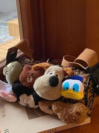 Geantă crossbody leopard print, în formă de baril, stil dumpling, din material Oxford, fermoar, buzunar pentru telefon