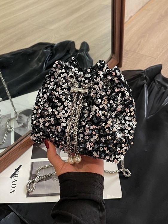 Crossbody bucket torba s kopčom za zatvaranje, Oxford tkanina, baršunasta podstava