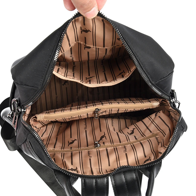 Ruksak od Oxford tkanine, višefunkcionalan za svakodnevnu upotrebu i putovanja, velik kapacitet; unutarnja pregrada sa zipom i džep za mobitel; vodootporan i otporan na habanje.