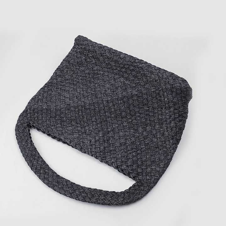 Kézzel szőtt vödör alakú táska Oxford anyagból, mágneses zár, telefontartó zseb, nyitott külső zseb