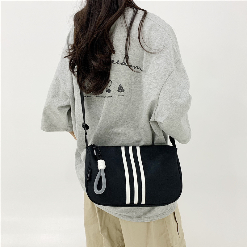 Korejskog stila crossbody torba s vodoravnim kvadratnim siluetom, Oxford tkanina, zatvarač, džep za telefon i dokumente