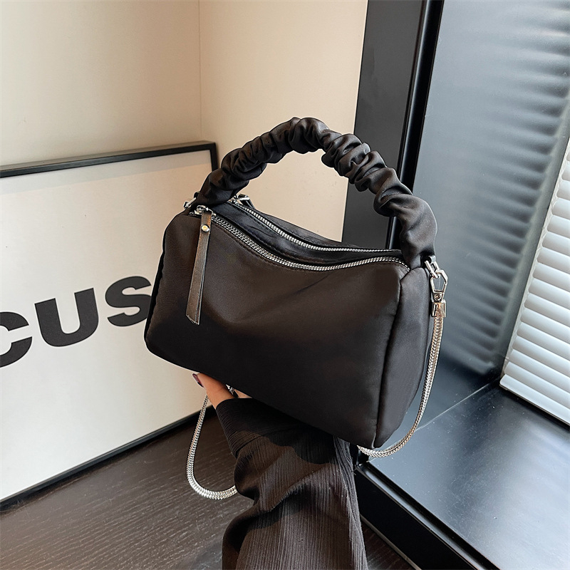 Torba Tote — ulični stil, Oxford platno, zatvarač, vodoravni kvadratni oblik, s jednom naramenicom