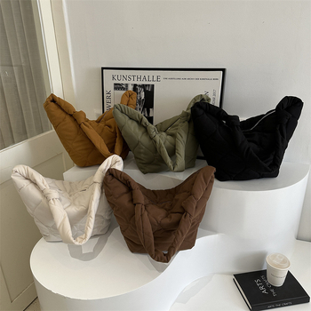 Crossbody torba (Oxford tkanina; vodoravni kvadratni oblik; zatvarač; podstava od poliestera; džep za mobitel)