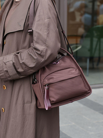 Jun Ming Női Oxford anyagú crossbody táska — Szabadidős utazási stílus, vízszintes négyzet alak, cipzáras záródás, poliészter bélés, belső rekeszek (cipzár, telefon, ID)