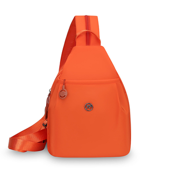 Najlonska crossbody torba | vertikalni kvadratni oblik | zatvarač | pretinac za mobitel | ležerni stil