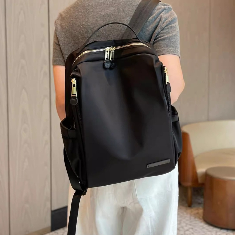 Ženski putni ruksak — Materijal Silk Flower, Unutarnja podstava od baršuna, Otvaranje s poklopcem, Mekan dizajn, Vanjska pretinica s patentnim zatvaračem, Unutarnji dodatni odjeljak, Za svakodnevnu uporabu