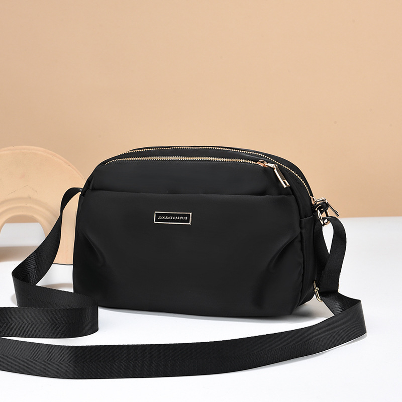 Damska torba za rame i crossbody od Oxford tkanine, horizontalni kvadratni oblik, zatvaranje na zip, PU podstava, unutarnji džep sa zipom