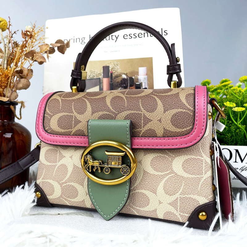 Kis négyszögletes női táska – városi egyszerű stílusú PVC, keresztpántos, fedőzáras, Tavasz 2025