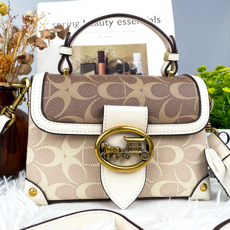 Kis négyszögletes női táska – városi egyszerű stílusú PVC, keresztpántos, fedőzáras, Tavasz 2025