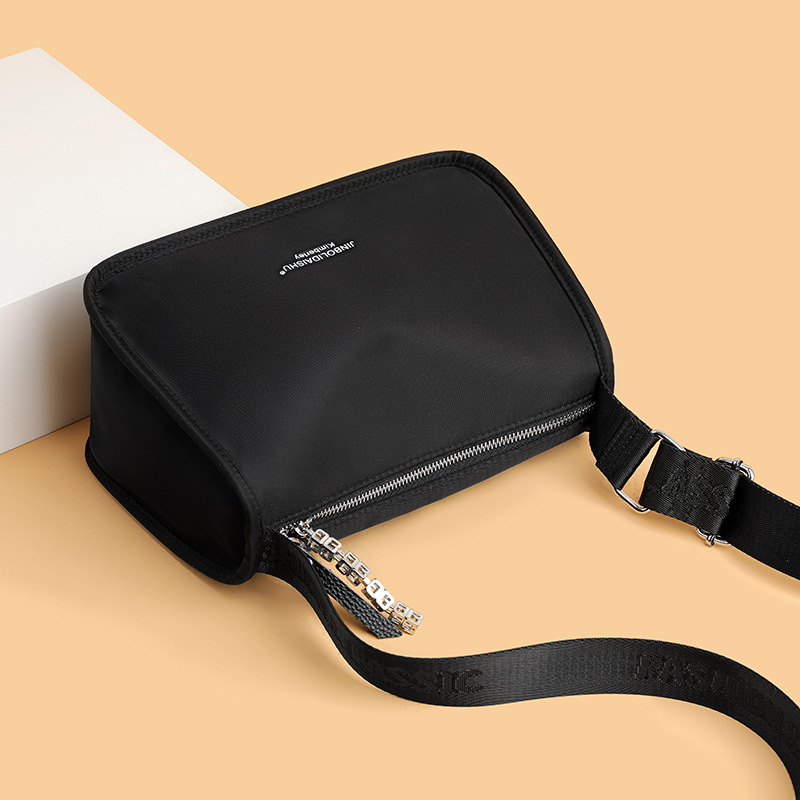 Ženska torba preko ramena od Oxford platna, mali kvadratni gradski stil, zatvarač, unutarnji džepovi za telefon i osobnu iskaznicu