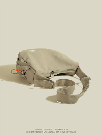 Japanska platnena torba za rame s velikim kapacitetom, dumpling stil (ulicni trend, materijal Oxford platno, vodoravni kvadratni oblik, zatvaranje zipom, vanjska trodimenzionalna torba)