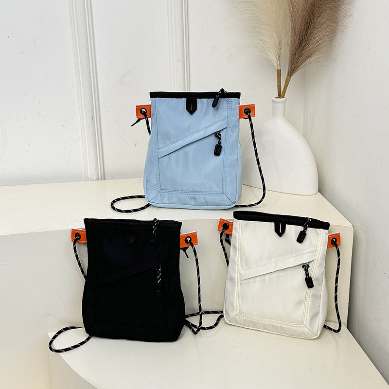 Unisex kvadratna crossbody torbica, vertikalni stil, Oxford tkanina, zatvarač sa šnimom, unutarnja džep sa zipom