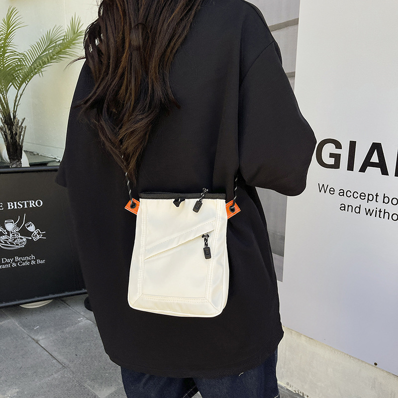 Unisex kvadratna crossbody torbica, vertikalni stil, Oxford tkanina, zatvarač sa šnimom, unutarnja džep sa zipom