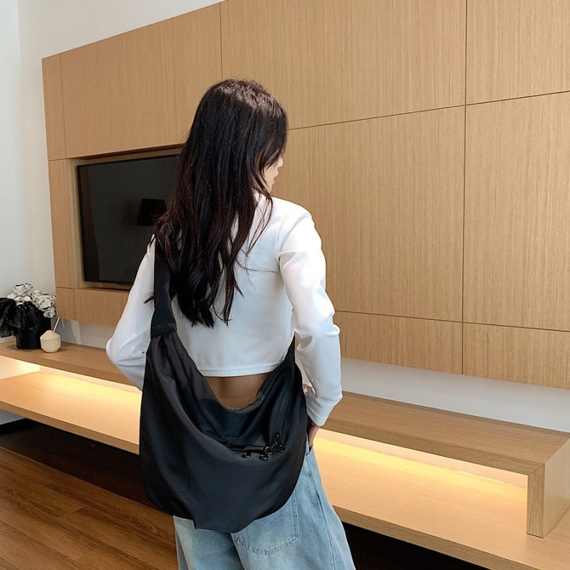 Ženska crossbody torba u dumpling stilu, lagana Oxford tkanina, zatvarač, poliester podstava, za putovanja u slobodno vrijeme