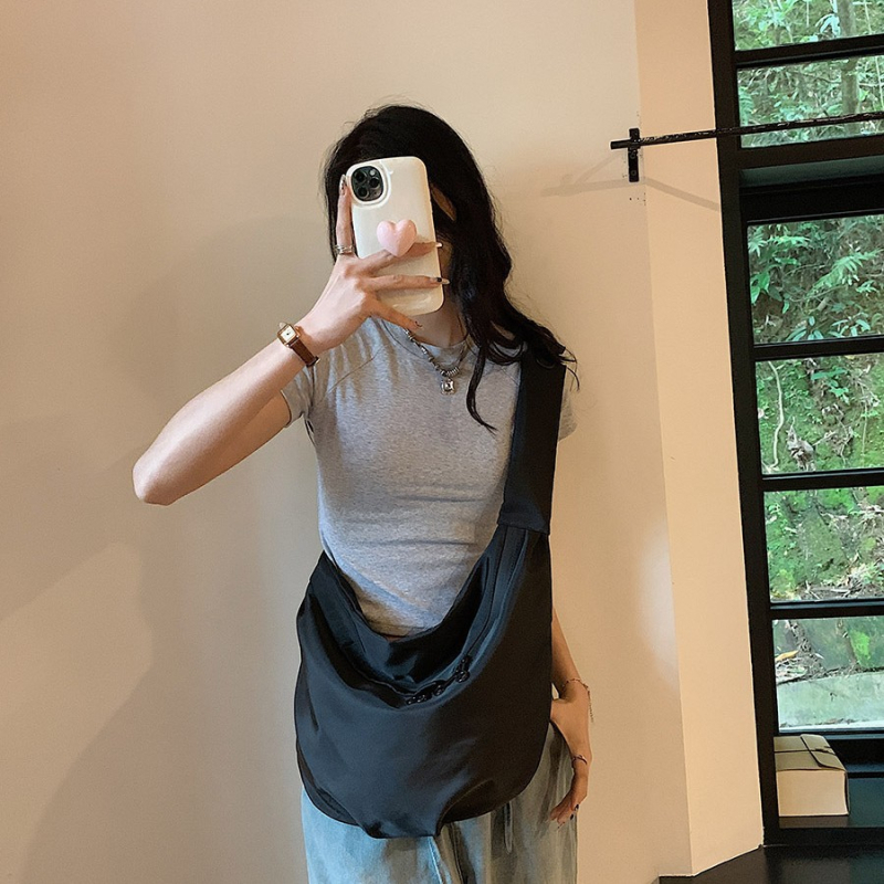 Ženska crossbody torba u dumpling stilu, lagana Oxford tkanina, zatvarač, poliester podstava, za putovanja u slobodno vrijeme