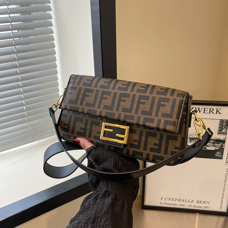 PU torba tipa lunch box, s patentnim zatvaračem, podstava Oxford, pretinac za telefon, dvostruka naramenica