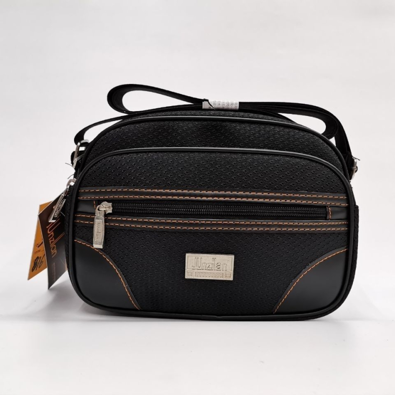 Ženska crossbody torba od Oxford platna, horizontalno kvadratnog oblika, zatvarač, unutarnja džep s zip zatvaračem i unutarnji podijeljeni pretinac