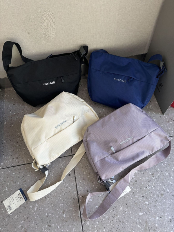 Crossbody torba 3L, Oxford materijal, zatvaranje na zip, unutarnja podstava od najlona, s jednom naramenicom