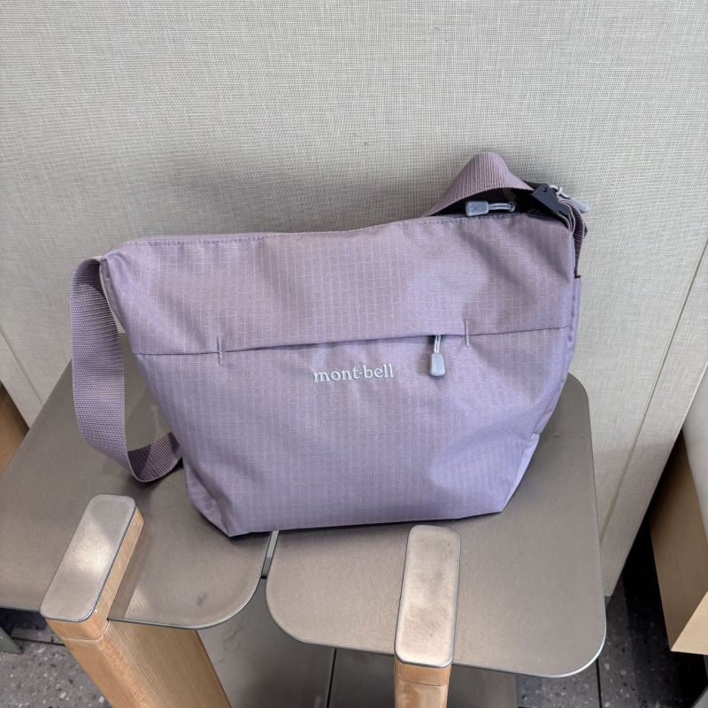 Crossbody torba 3L, Oxford materijal, zatvaranje na zip, unutarnja podstava od najlona, s jednom naramenicom