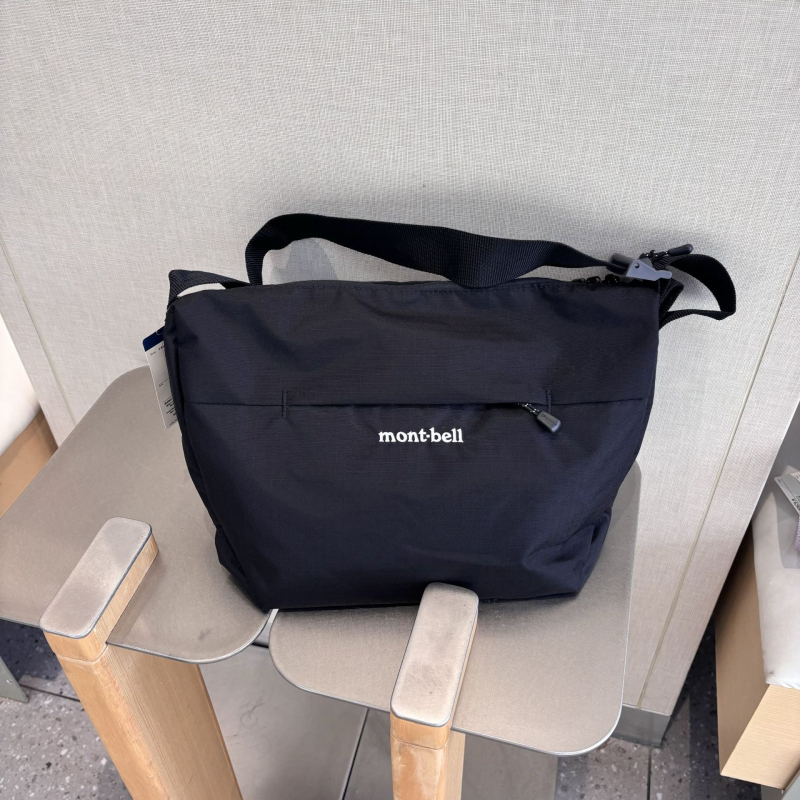 Crossbody torba 3L, Oxford materijal, zatvaranje na zip, unutarnja podstava od najlona, s jednom naramenicom