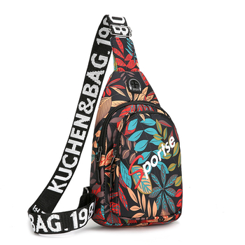 Crossbody torba - Oxford tkanina, vertikalno kvadratnog oblika, zatvaranje na zip, džep za telefon, poliester podstava