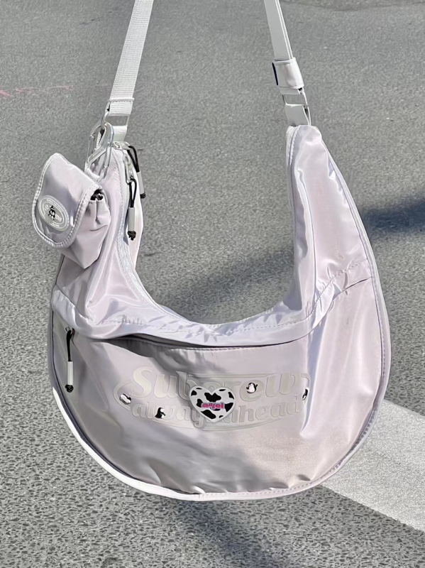 Crossbody torba u japanskom stilu s dumpling oblikom, vanjska Oxford tkanina, unutarnja podstava Nylon, zatvaranje zatvaračem, unutarnji džepovi za telefon i dokumente