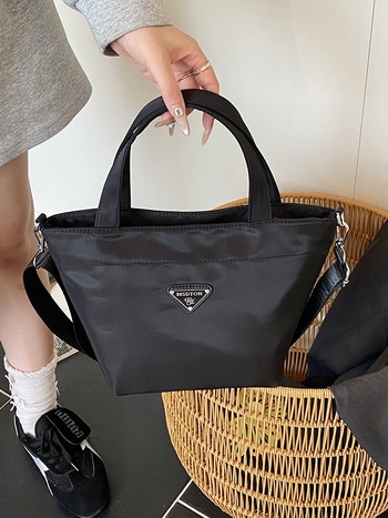 Ženska crossbody torba 2025: moderna torba za rame, jednostavan dizajn, veliki kapacitet za svakodnevnu upotrebu