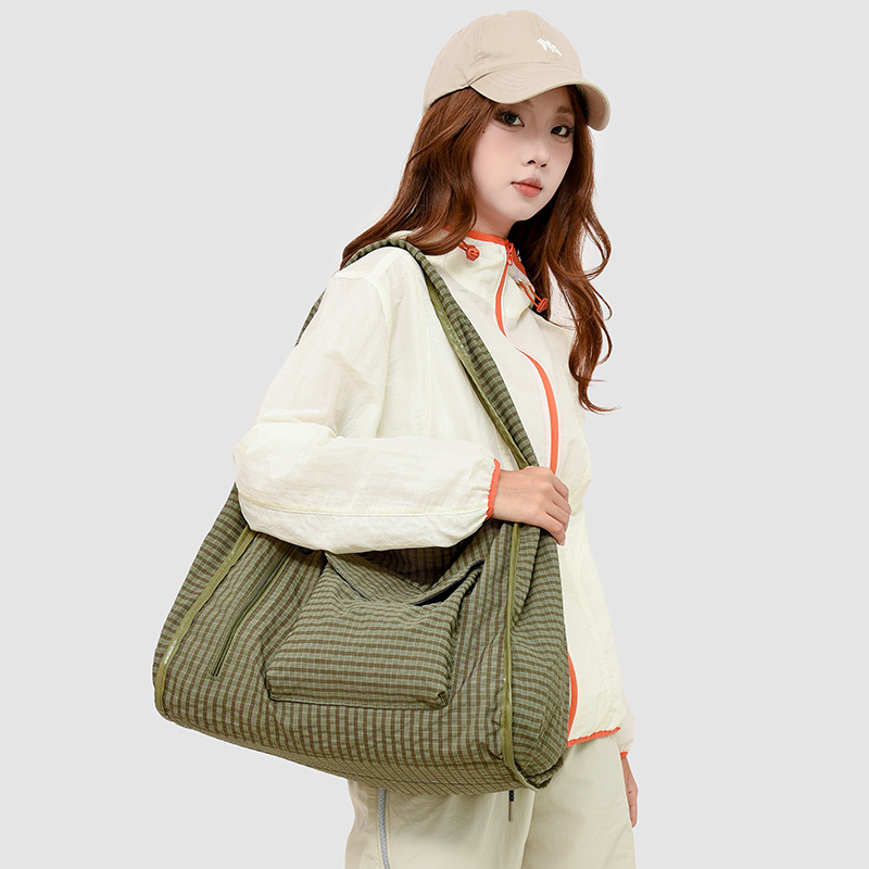 Lagana ženska torba za rame s crossbody naramenicom, horizontalni kvadratni oblik, Leisure travel stil, Oxford materijal, zatvarač, laminirani unutarnji džep