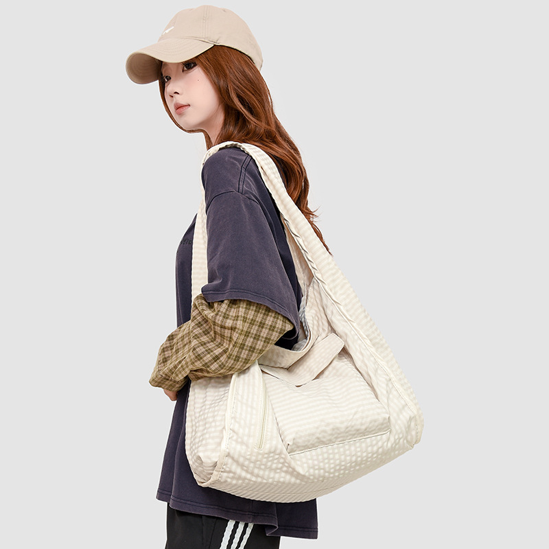 Lagana ženska torba za rame s crossbody naramenicom, horizontalni kvadratni oblik, Leisure travel stil, Oxford materijal, zatvarač, laminirani unutarnji džep