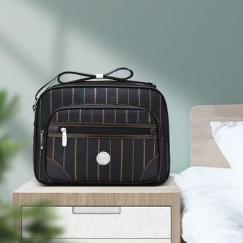 Crossbody torba od Oxford platna, mala kvadratna torba, kvadratni oblik, zatvaranje zatvaračem, unutarnji laminirani pretinac
