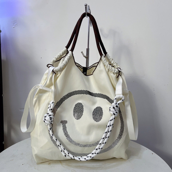 Poliészter tote táska mágneses záródással, vízszintes négyzet alakú forma, belső dokumentum zseb, egy vállpánt