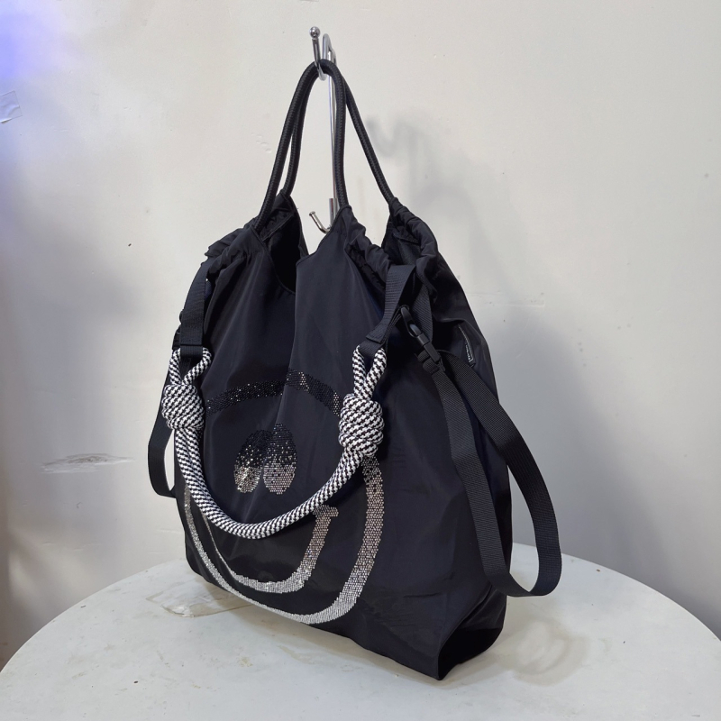 Poliészter tote táska mágneses záródással, vízszintes négyzet alakú forma, belső dokumentum zseb, egy vállpánt