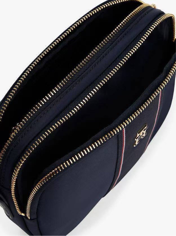Crossbody torba za kameru — gradski minimalizam, Oxford platno, mala kvadratna forma, zatvarač, unutarnja džep za telefon