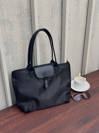 Torba Tote od Oxford materijala, podstava Nylon, zatvaranje na zip, unutarnji džep sa zatvaračem, horizontalni kvadratni oblik